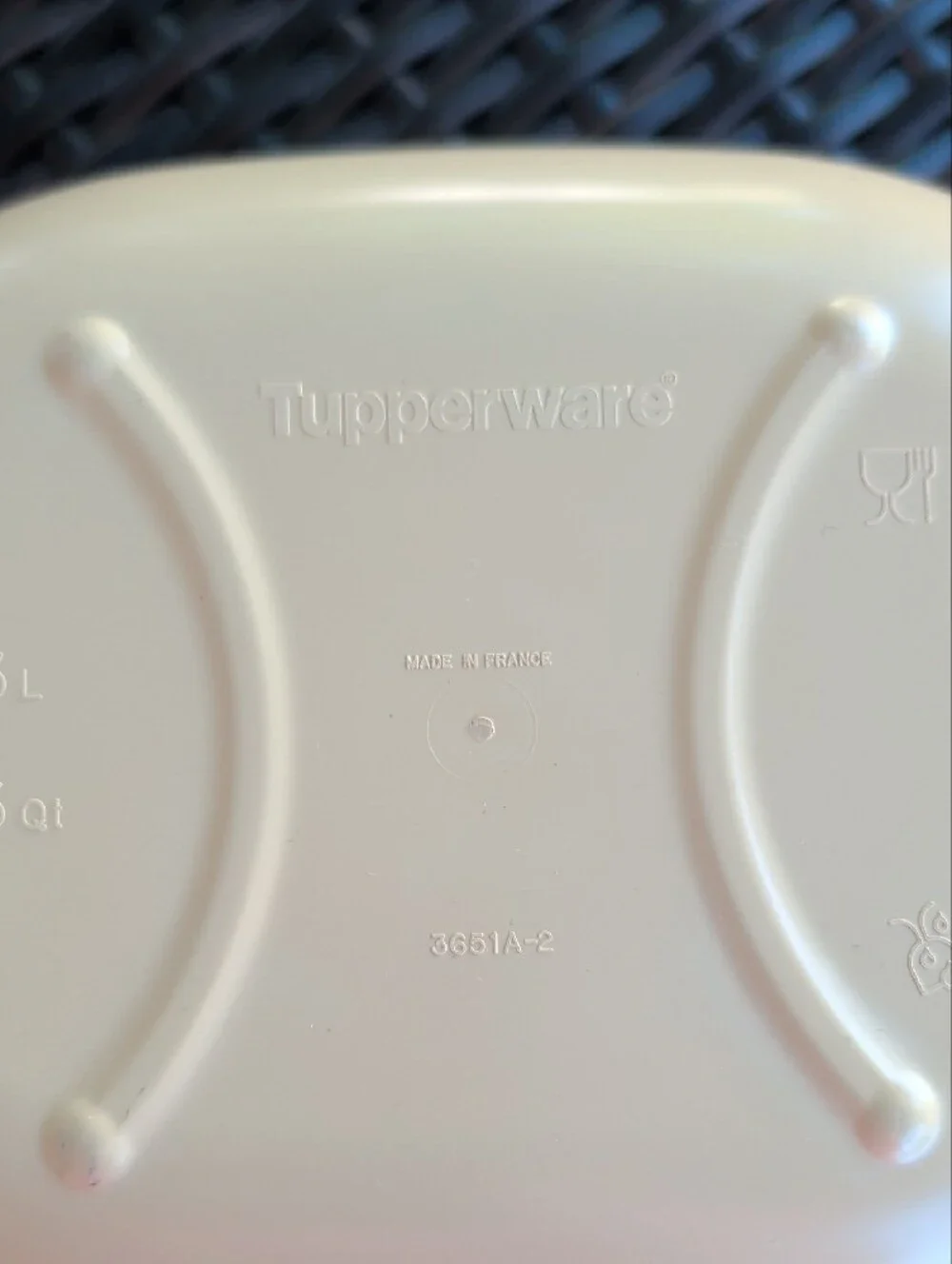 NWOT Tupperware OvenWorks 3 Quart Oval